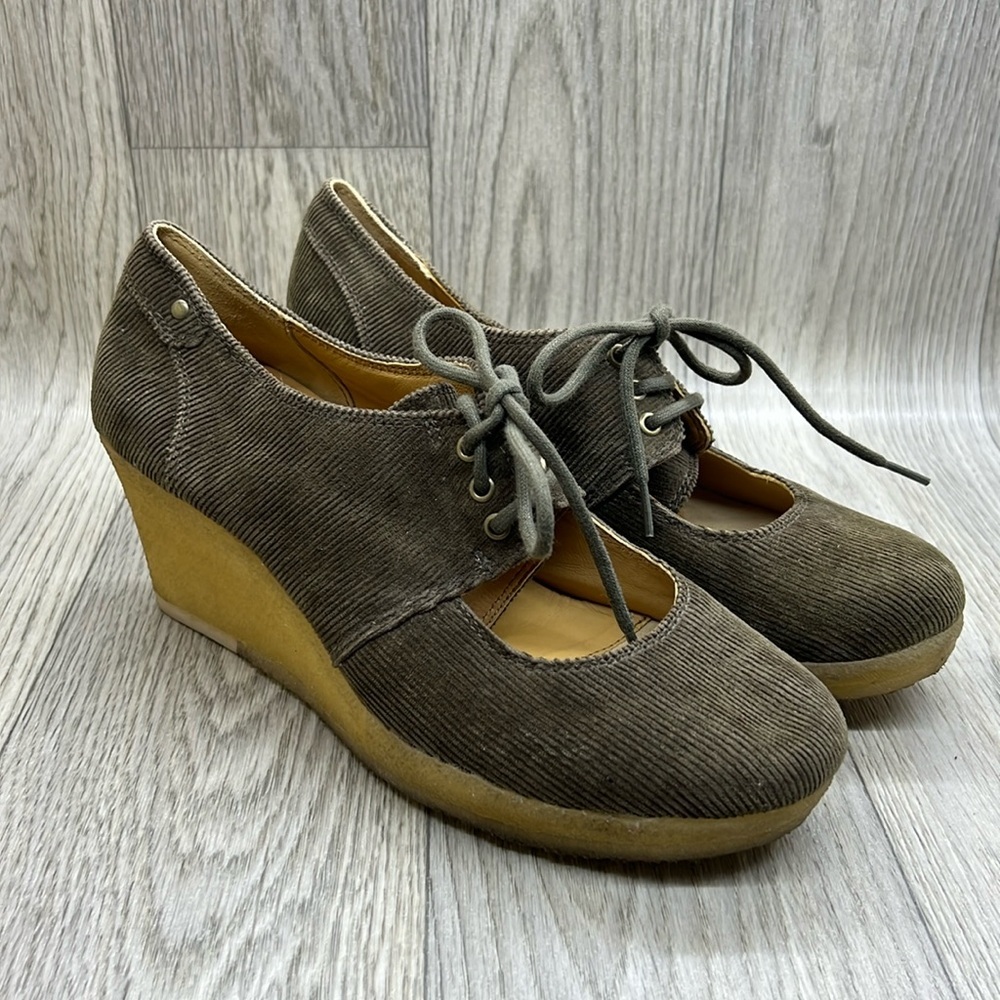 Clarks Women's Vogue Tulip Olive Corduroy Fabric Wedge
